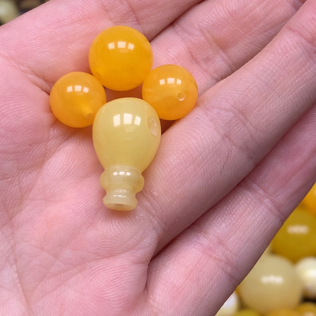 无非金属仿琥珀三通套装。 123