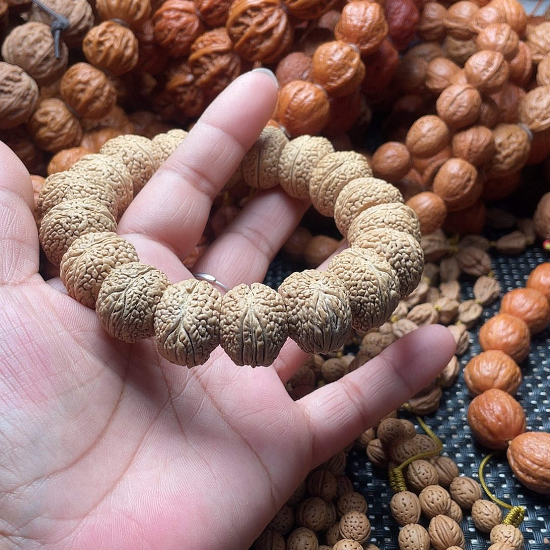 时***)文玩核桃手串桃核