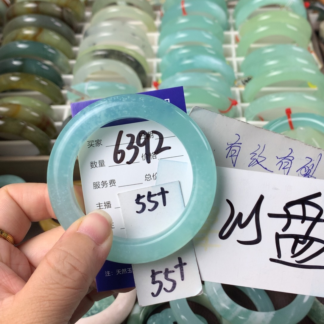 蛇纹石玉手镯未镶嵌6392