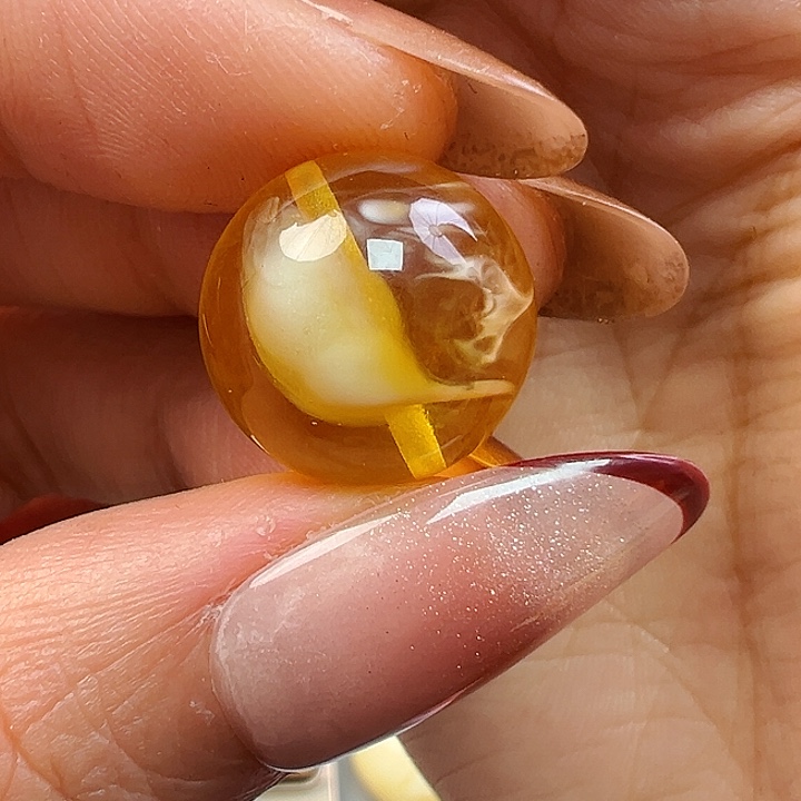 蜜蜡未镶嵌珠宝奇石