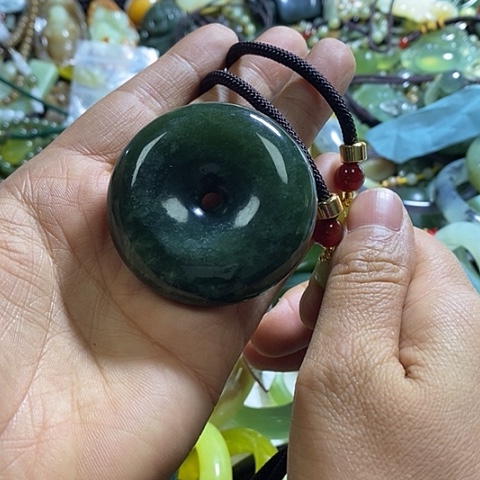 岫玉颈饰未镶嵌挂件