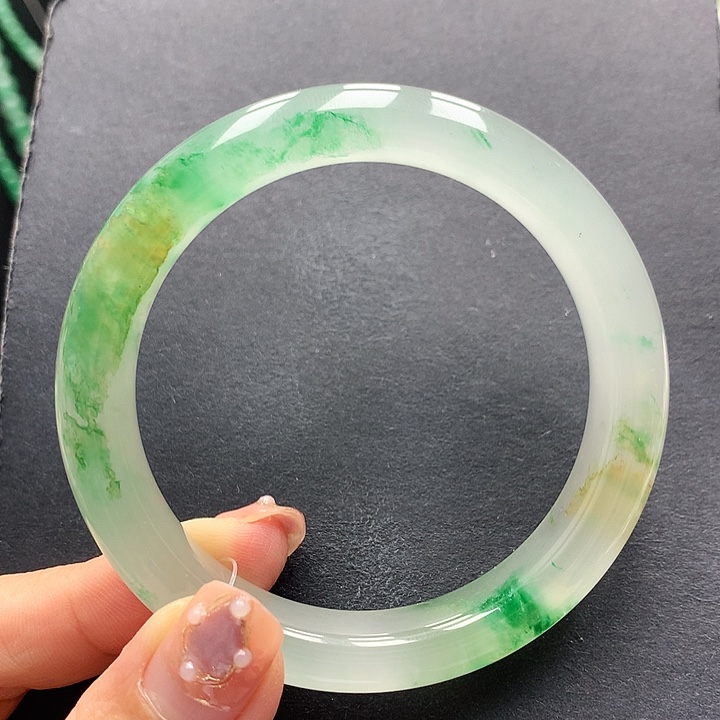 顺***y未镶嵌手镯石英质玉