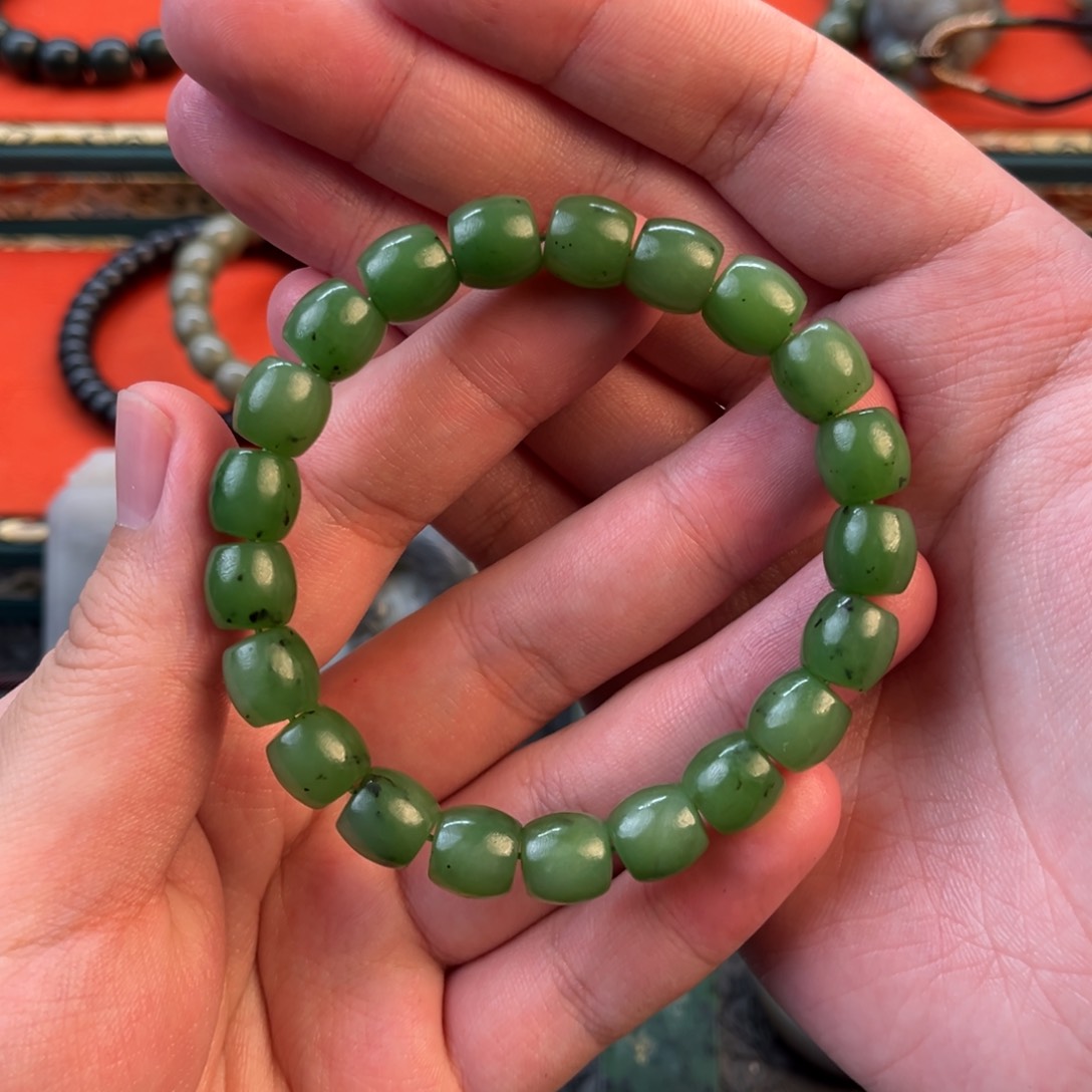 和田玉颈饰未镶嵌自**翔