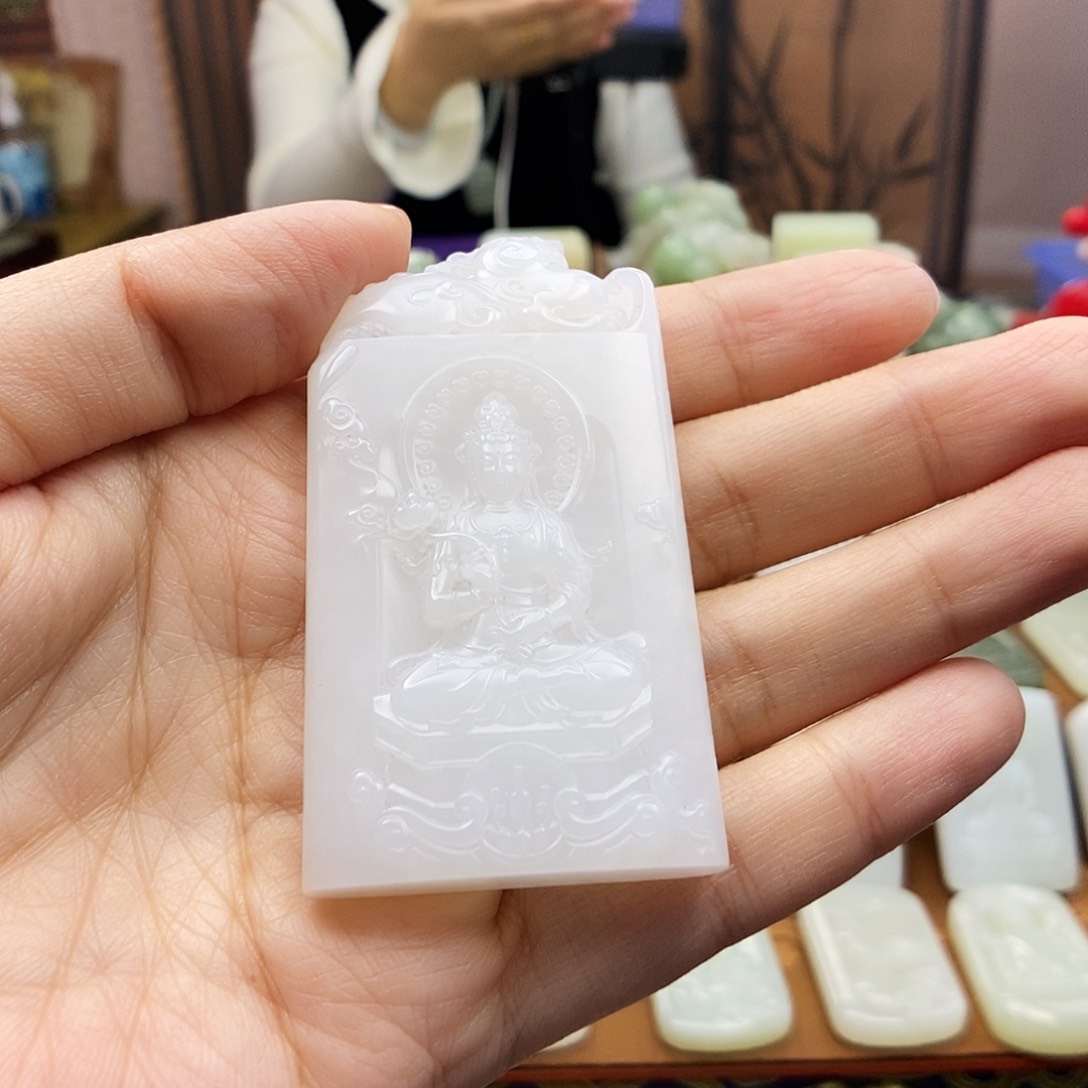 颈饰未镶嵌和田玉