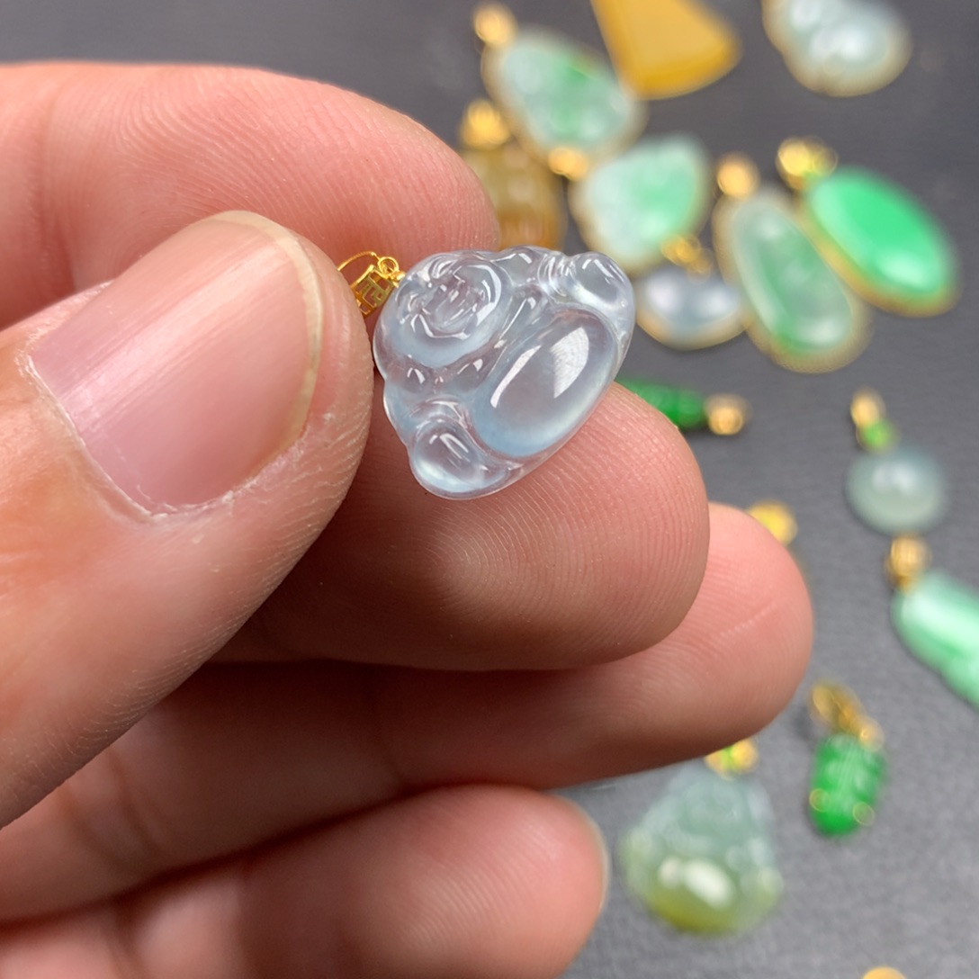 【闪购商品】颈饰18K金镶嵌翡翠翡翠