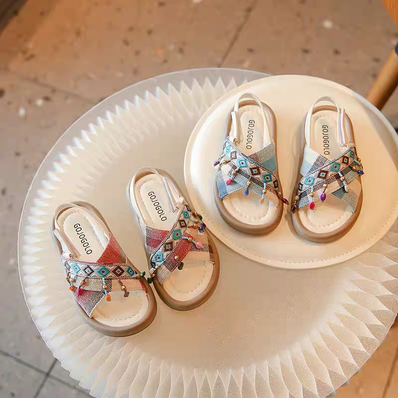 民族风小女孩鞋子2025夏季新款女童公主风凉鞋儿童防滑露趾沙滩鞋
