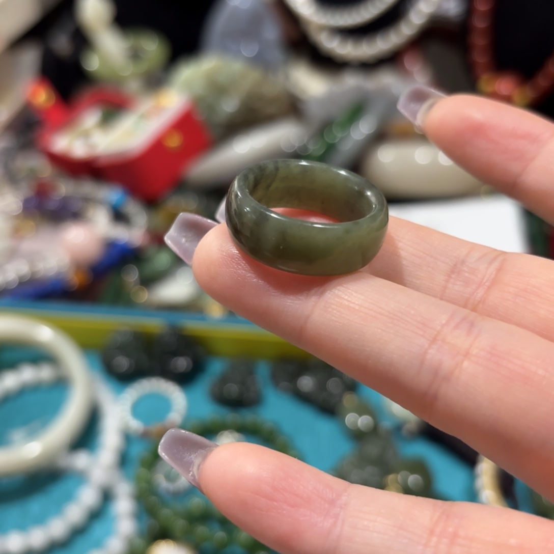 和田玉未镶嵌颈饰18.2