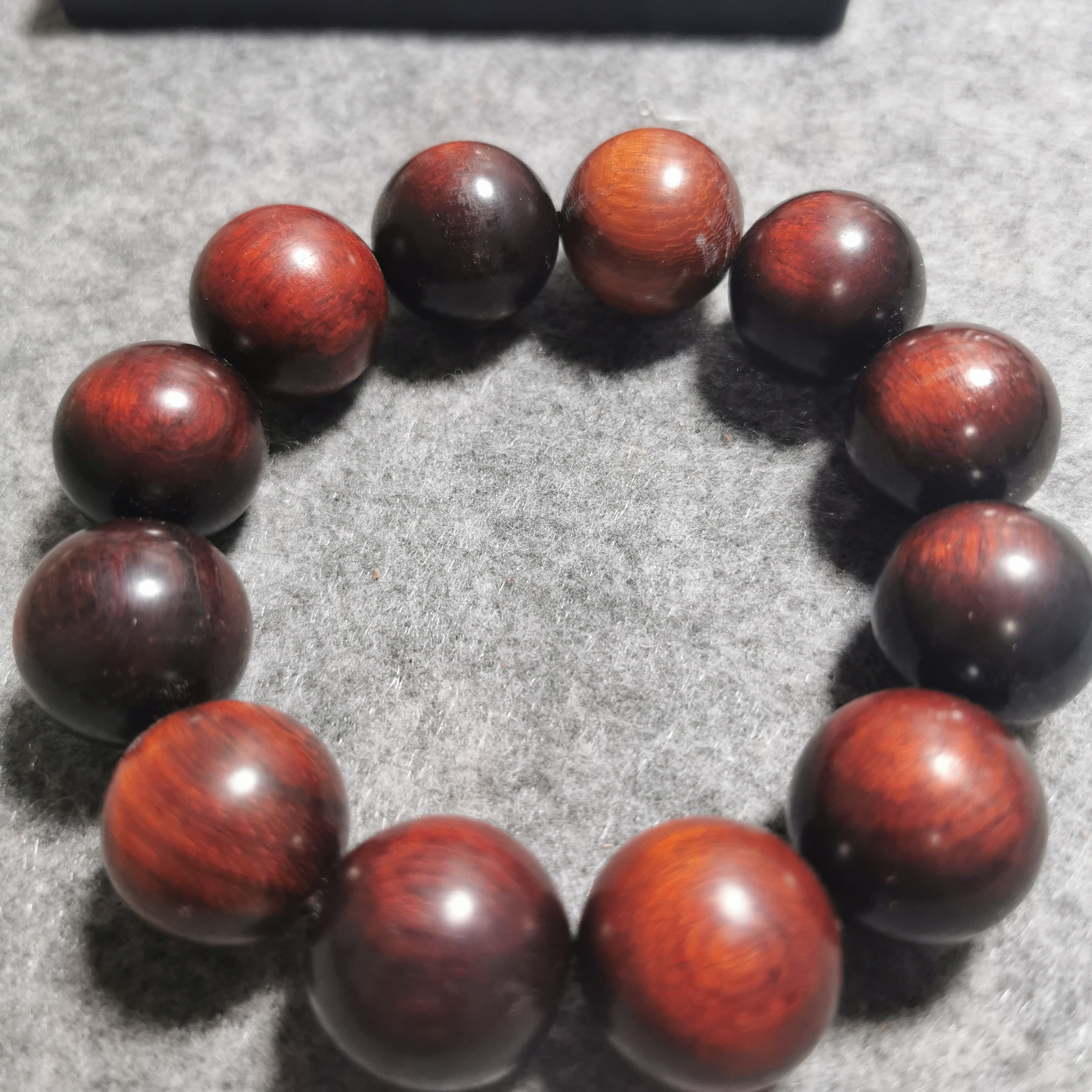 19，小叶紫檀，卡20尺寸12颗精品无暇，纯手工制作无科技一物一拍。