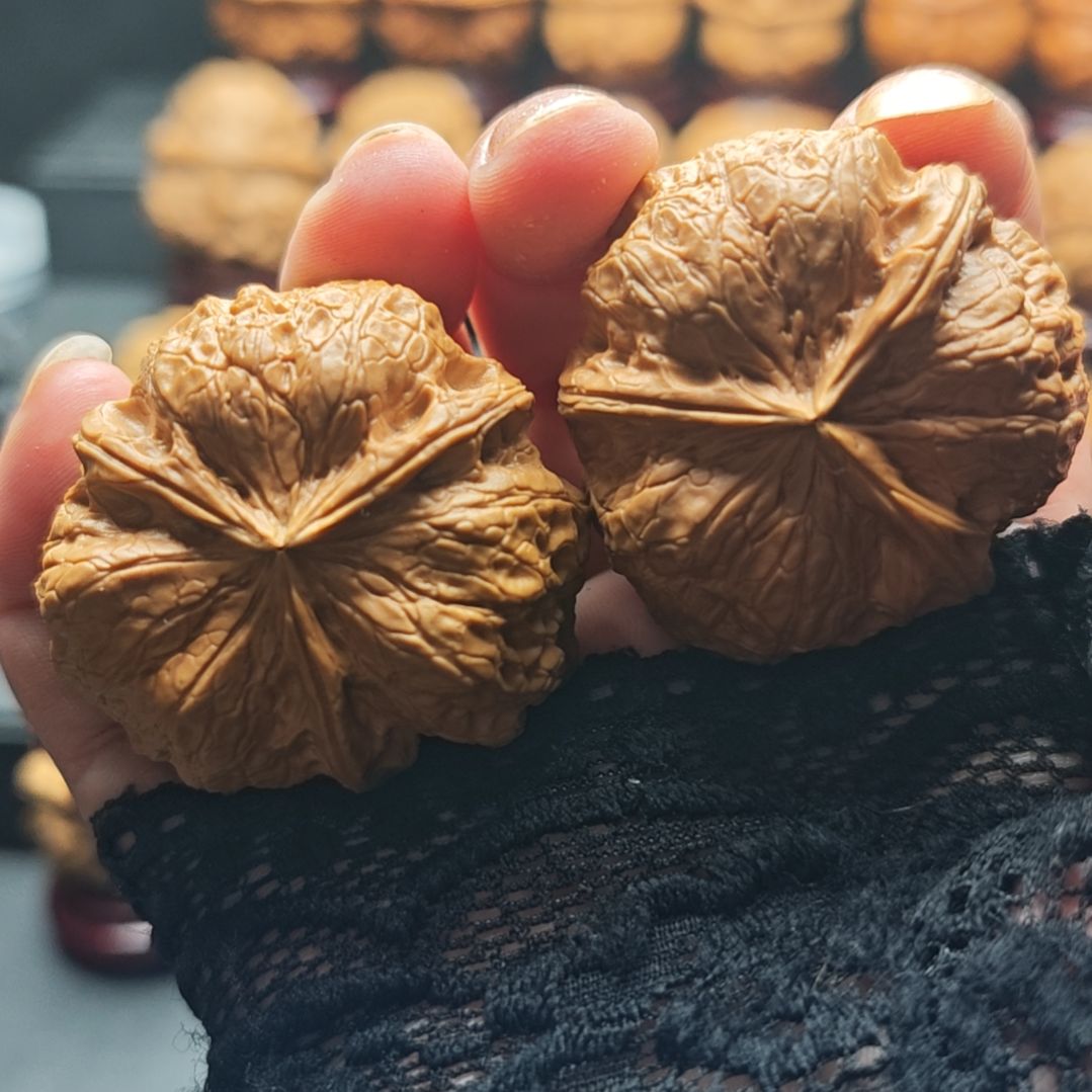 文玩核桃把件玉陀螺