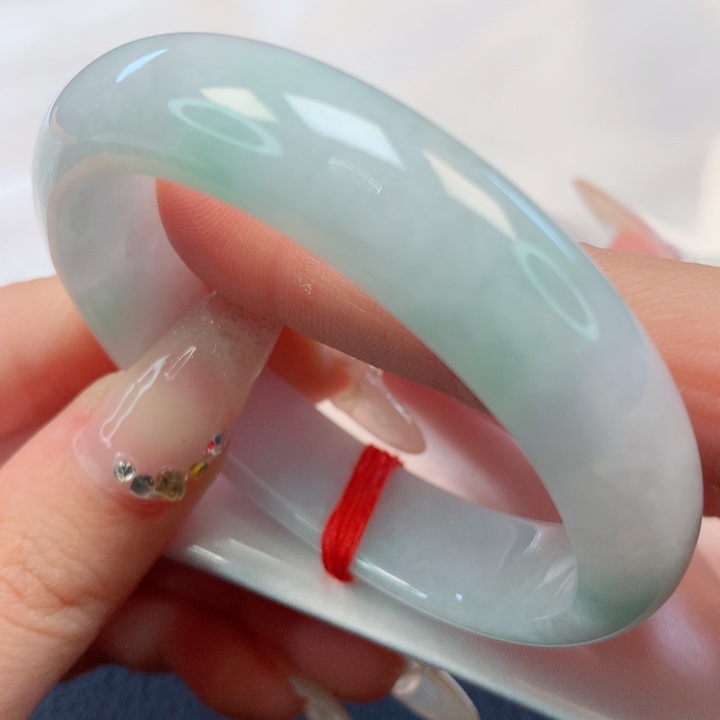 【闪购商品】翡翠手镯未镶嵌53贵妃