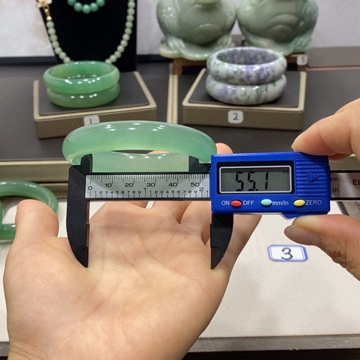东陵石未镶嵌颈饰