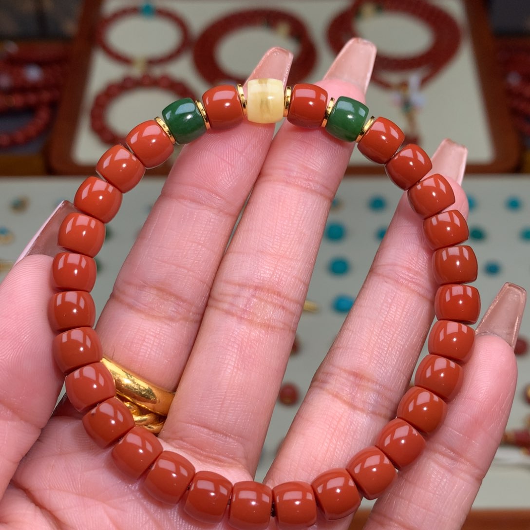 南红玛瑙颈饰未镶嵌