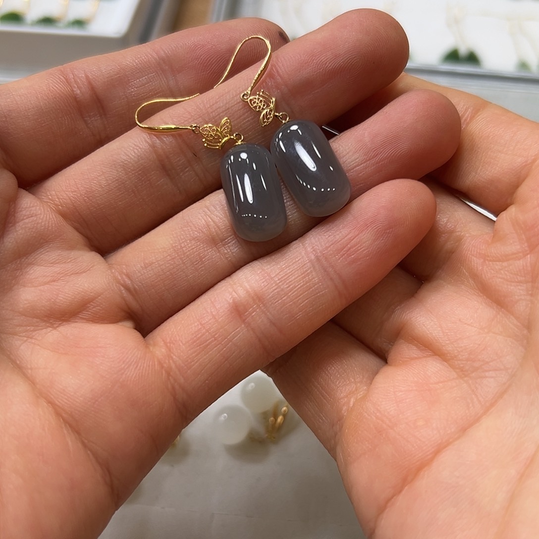 和田玉耳饰颜色多样性发货拍一发一18K金镶嵌美**瑕