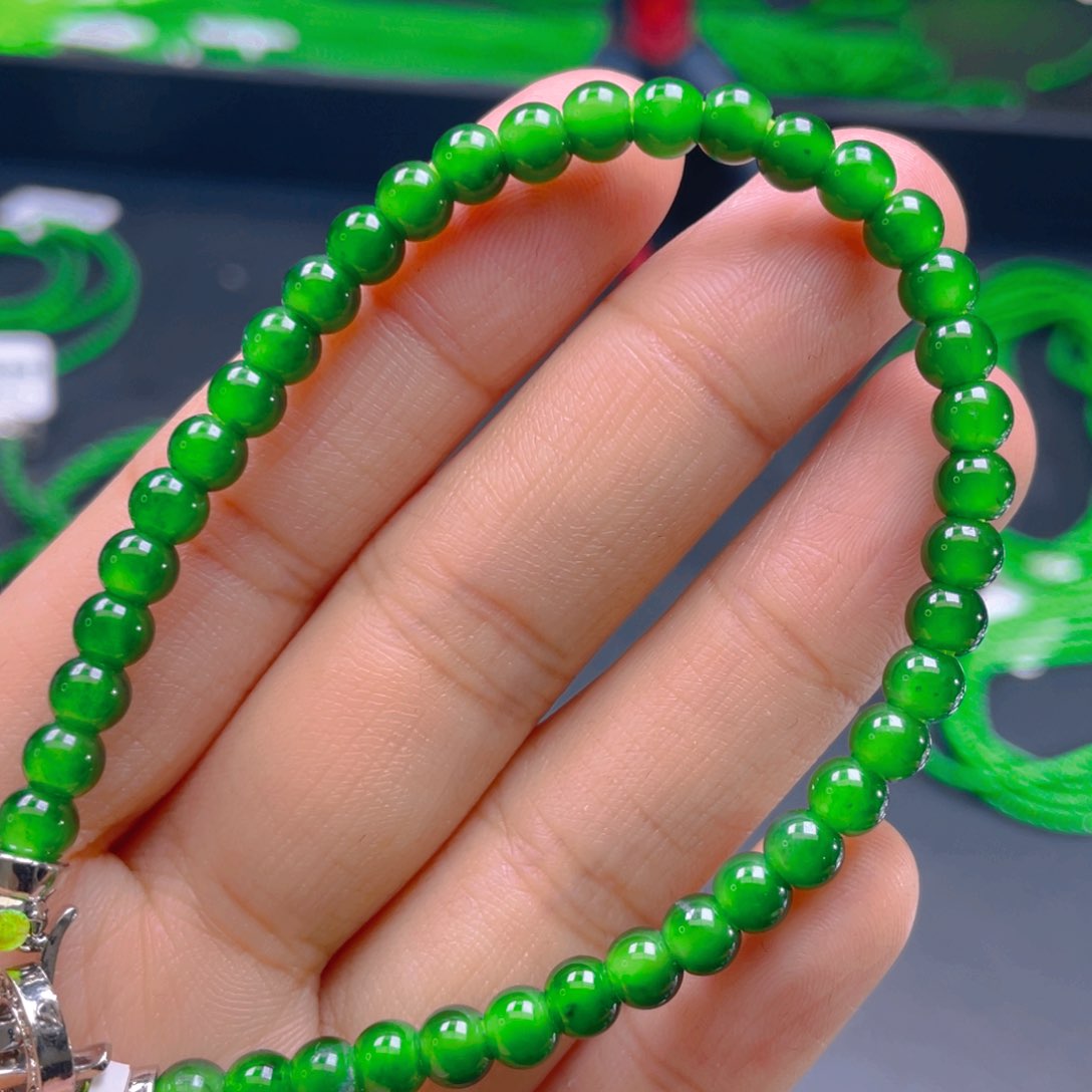 翡翠颈饰未镶嵌，1