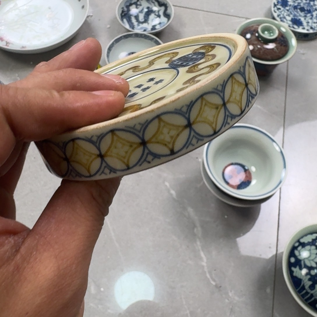 摆件?****4釉里金狮子盖置