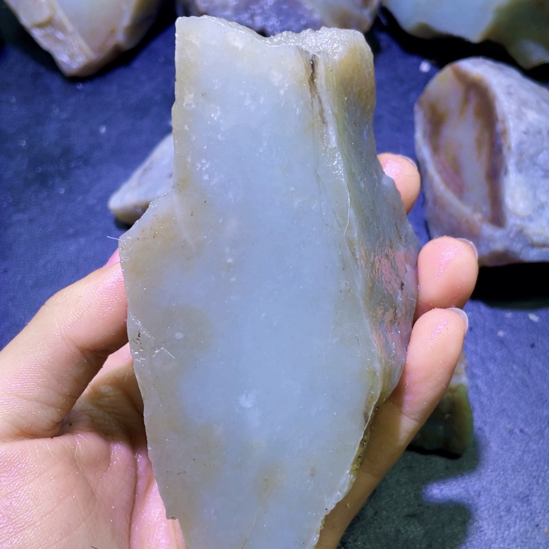 和田玉未镶嵌珠宝半成品