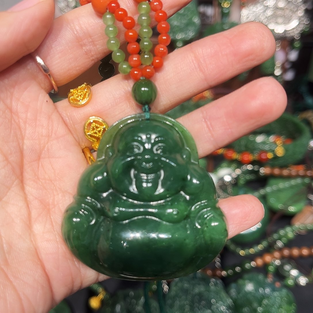 颈饰未镶嵌和田玉（糖玉）