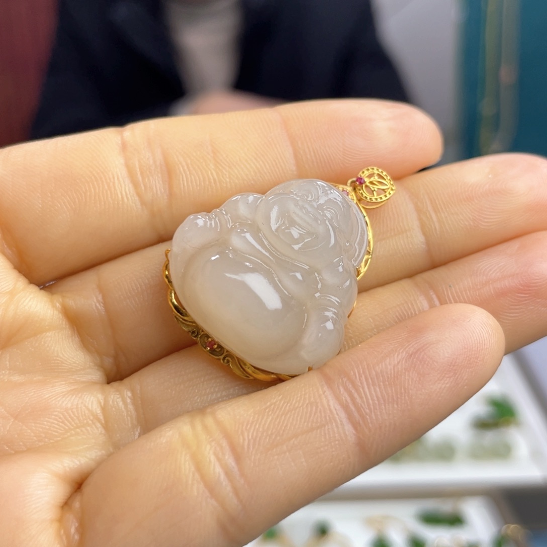 和田玉颈饰18K金镶嵌