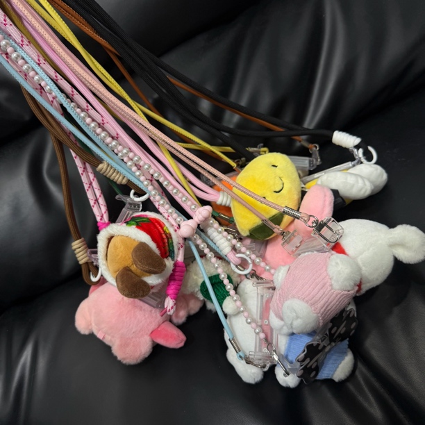 孤品清货！卡扣手机壳毛绒斜跨