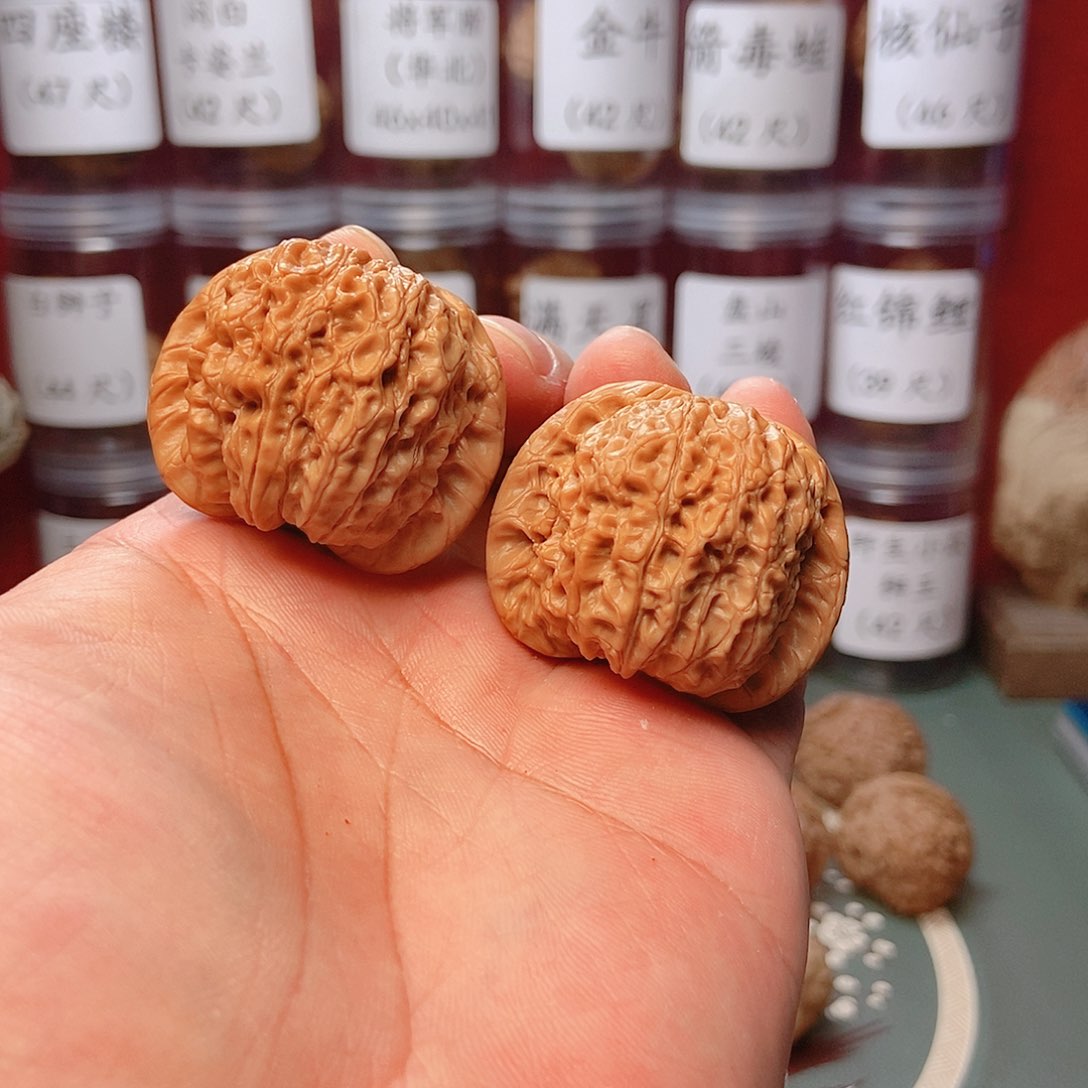 文玩核桃把件血麒麟40