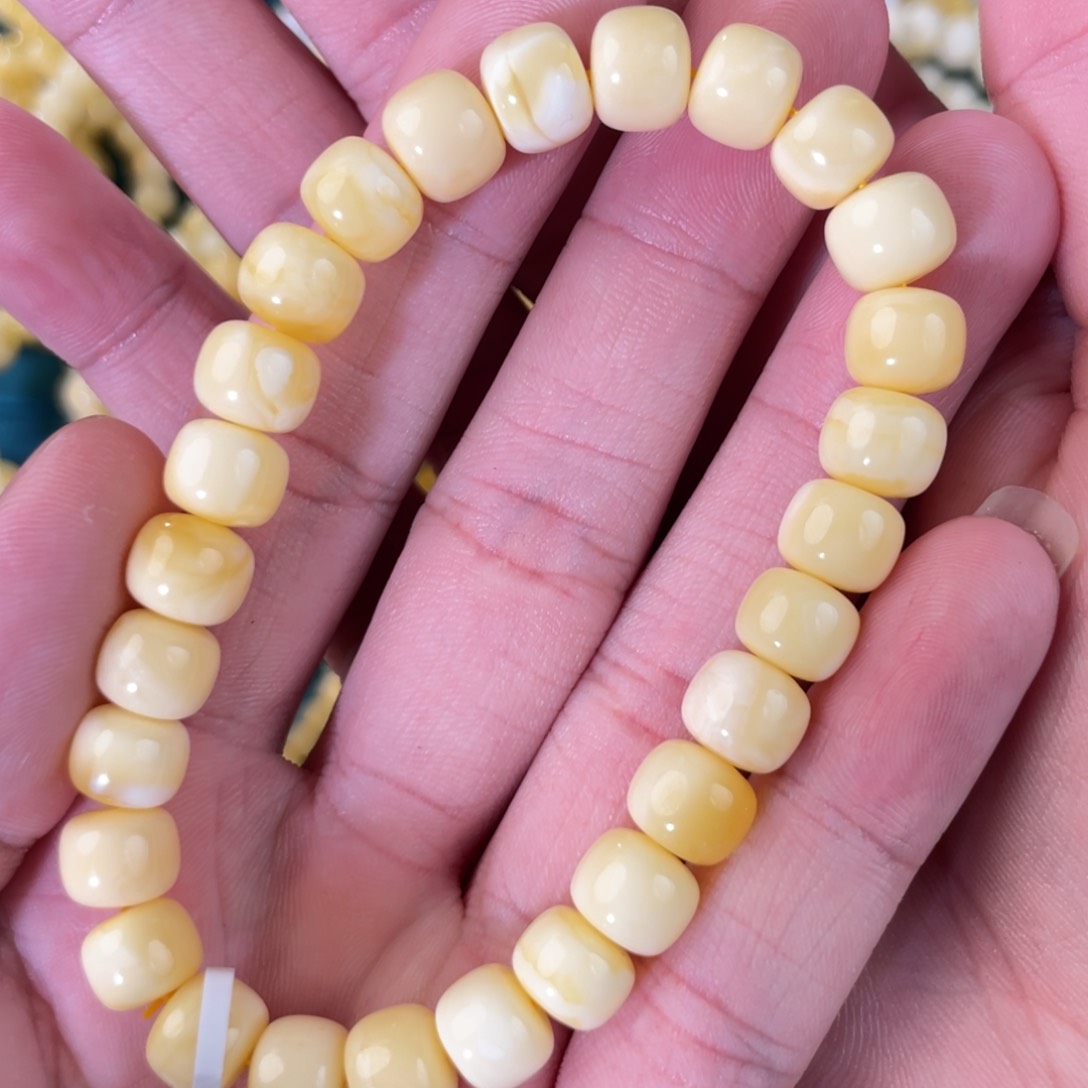 琥珀裸石未镶嵌DY241226B013