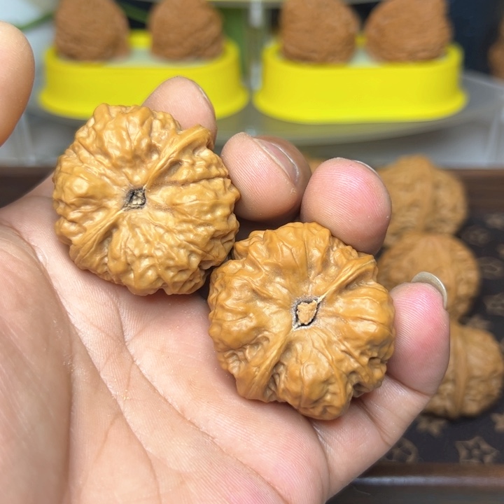 文玩核桃吊坠蛇蛤蟆头微修