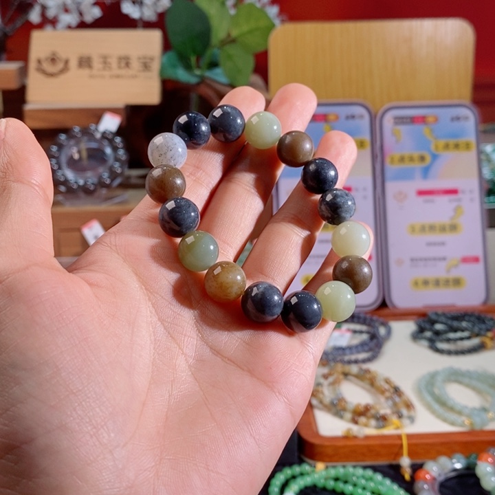 未镶嵌和田玉手链