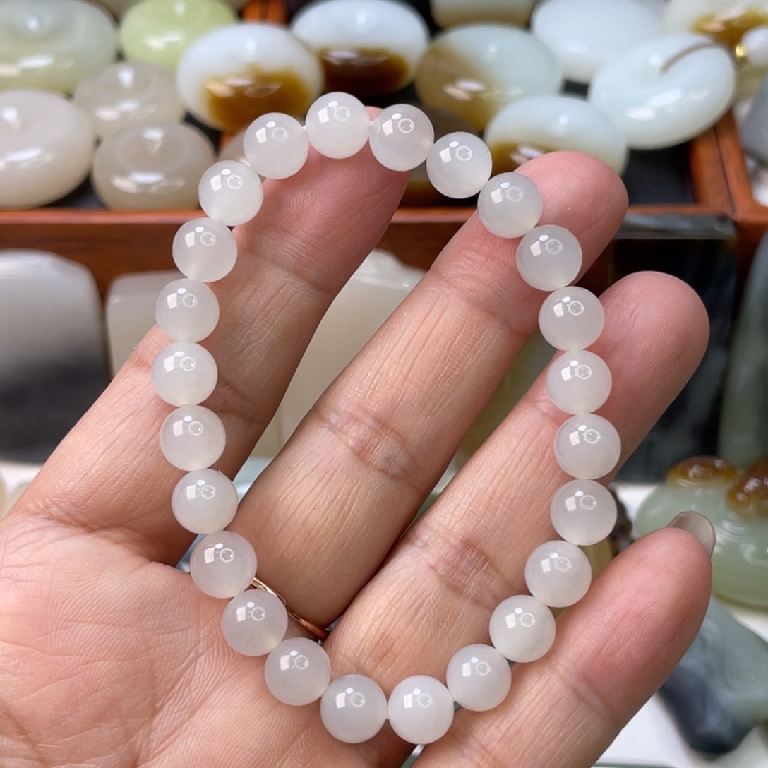 和田玉手链未镶嵌卡八