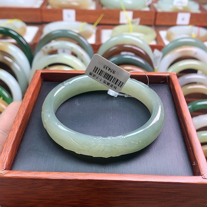 和田玉手镯未镶嵌55/56