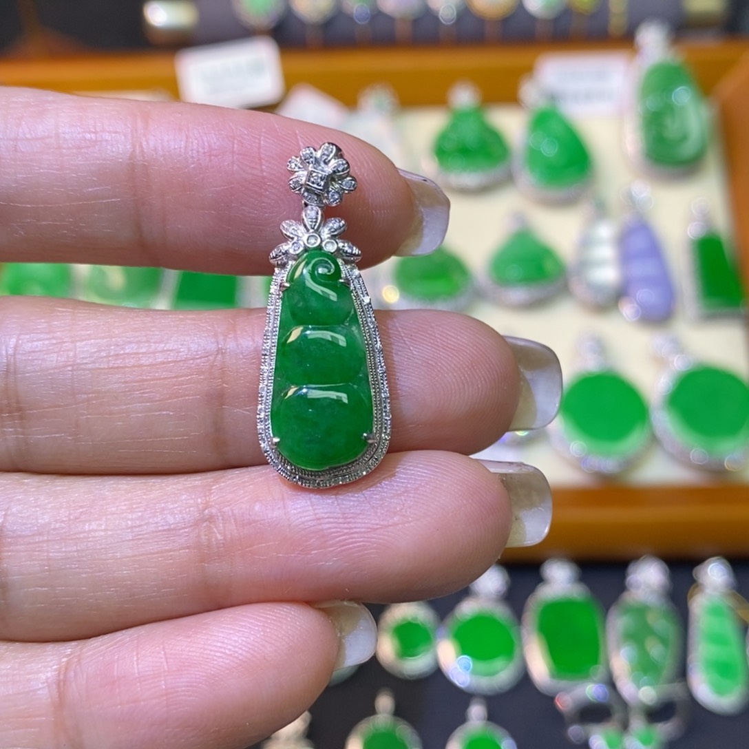 翡翠吊坠(不含链)18K金镶嵌吊坠