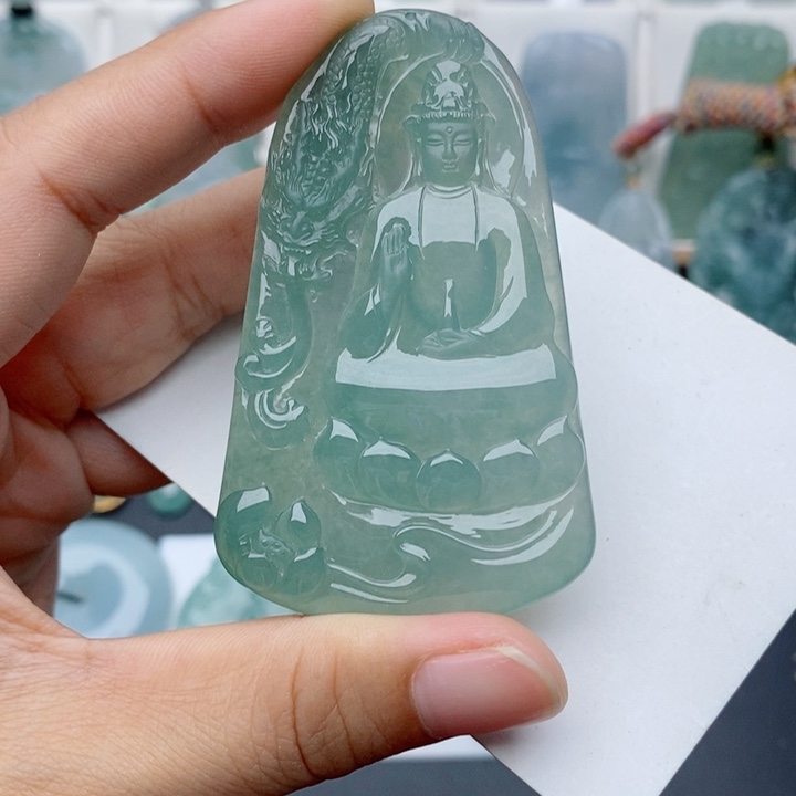 翡翠未镶嵌颈饰御龙观音