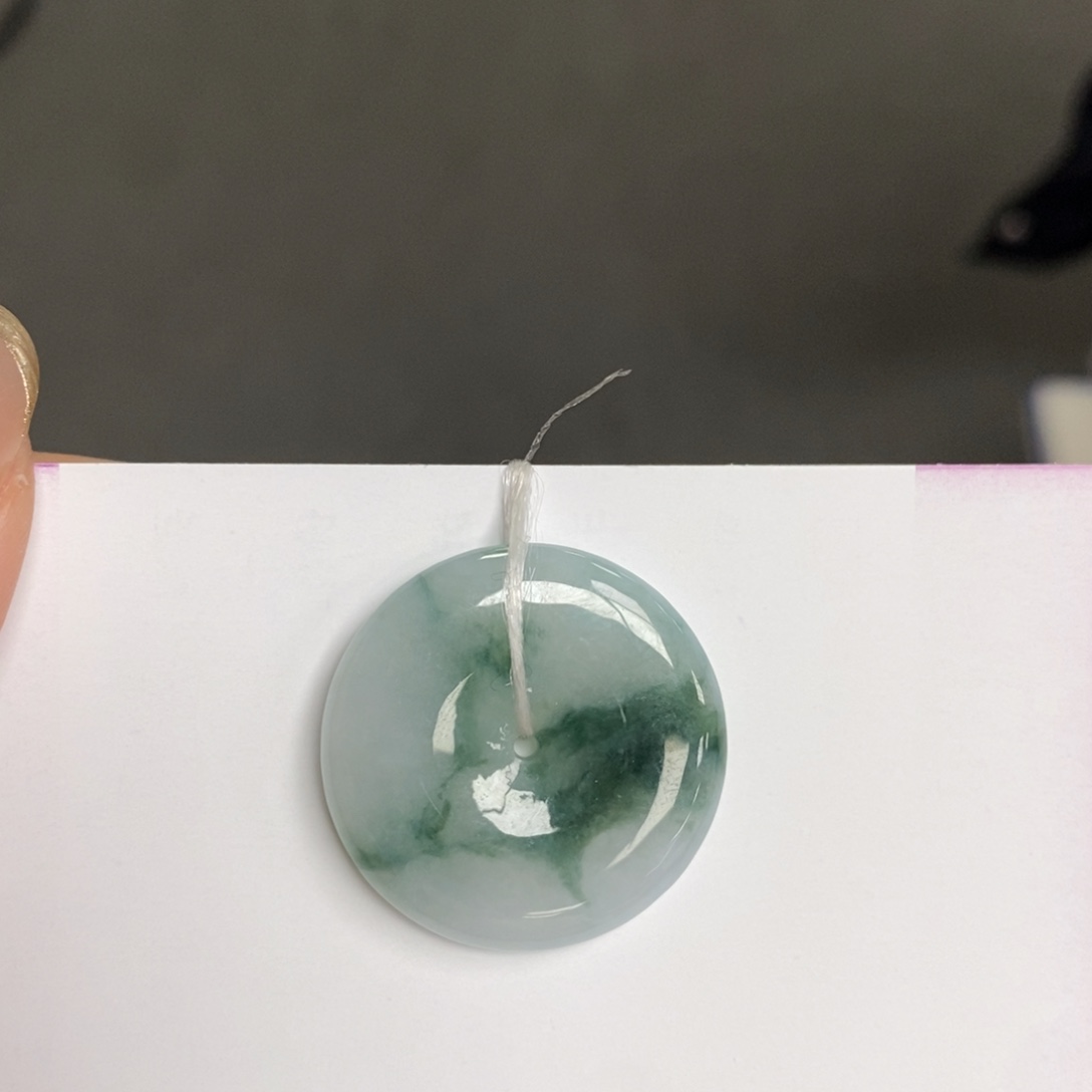 翡翠颈饰未镶嵌平安扣