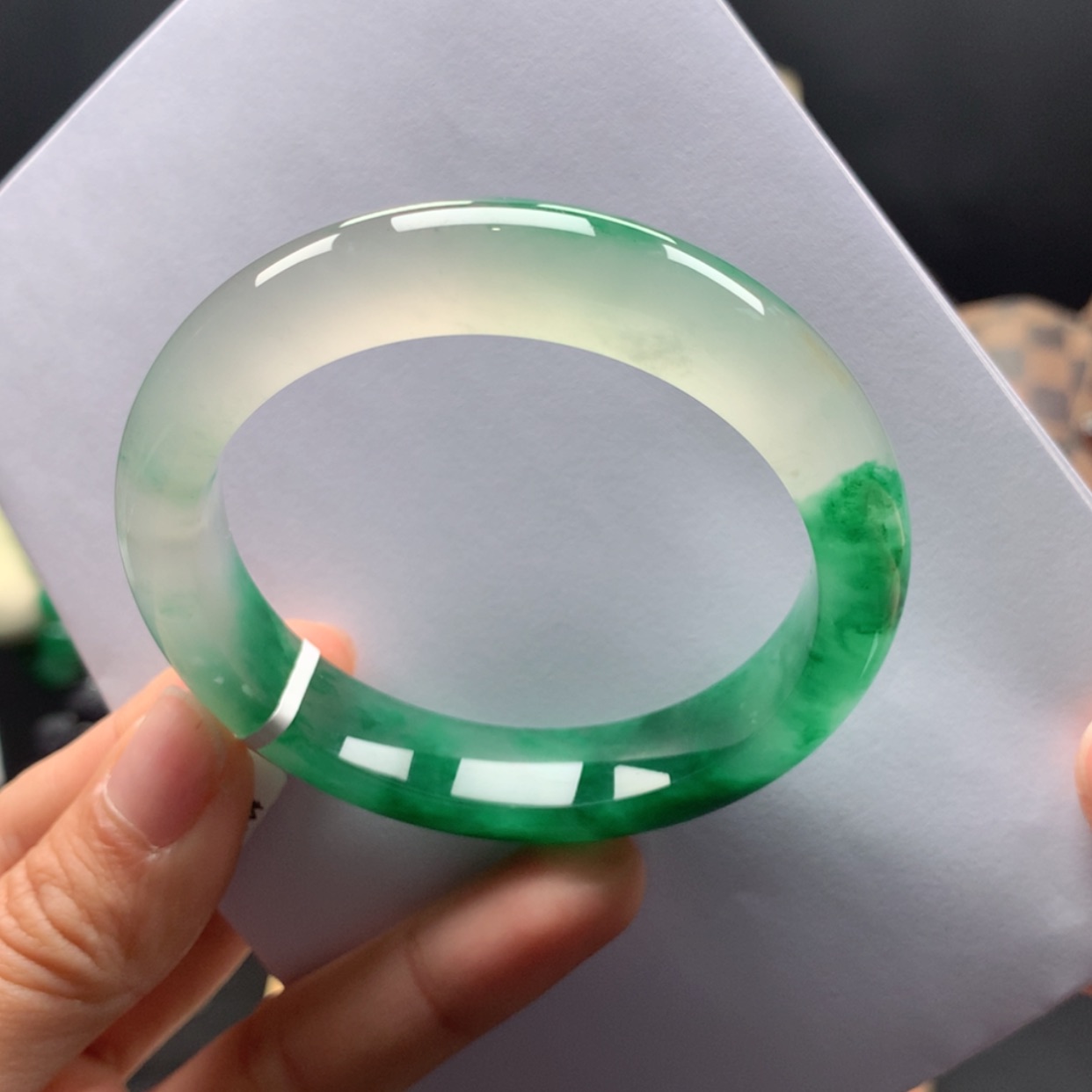 【闪购商品】未镶嵌手镯石英质玉