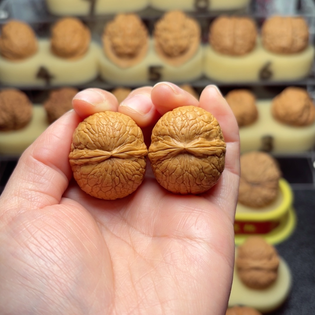 文玩核桃把件先***?蛇皮球