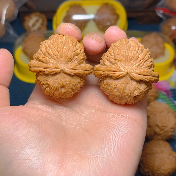 文玩核桃吊坠闷白