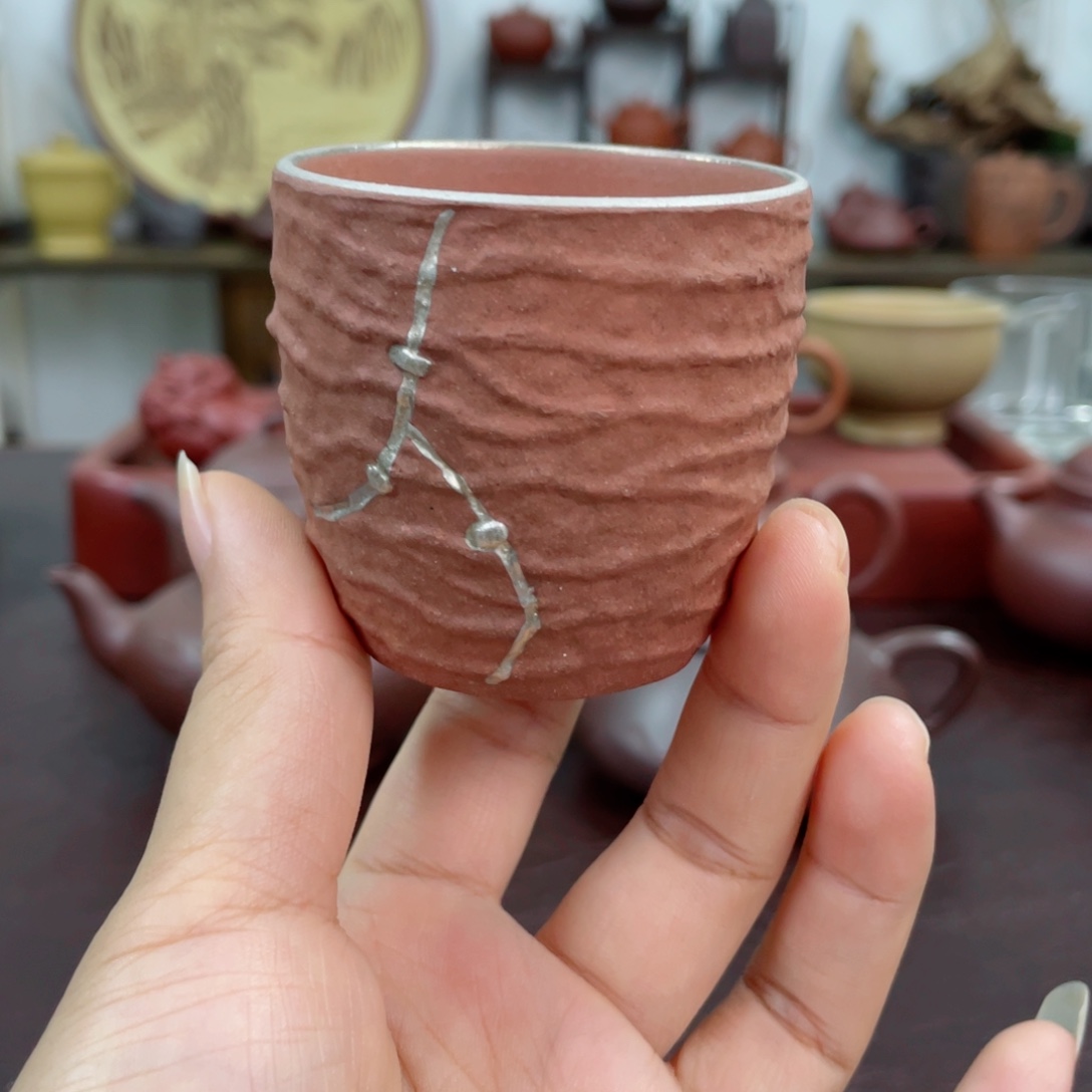 茶壶紫砂杯子。                      