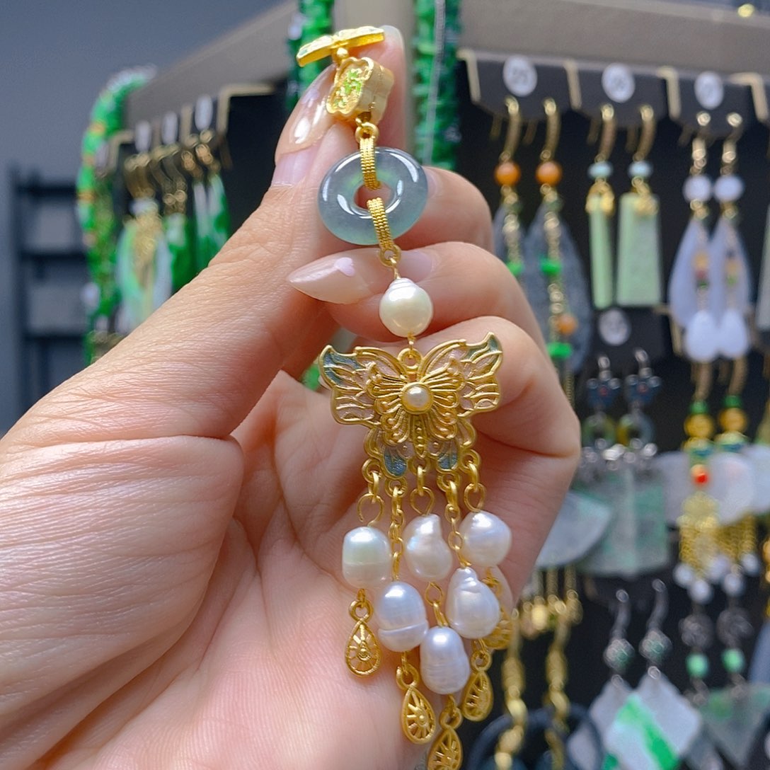 未镶嵌翡翠耳饰翡翠