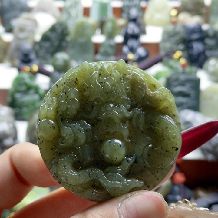 和田玉颈饰未镶嵌