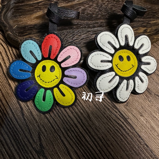 法国进口山羊皮【太阳花】手工缝制真皮包包挂饰后视镜车潮搭