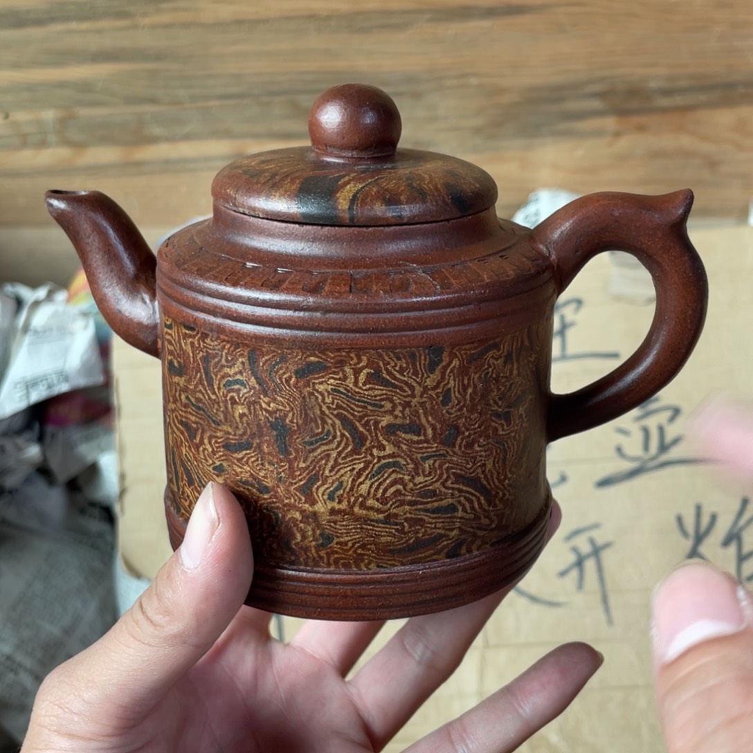 茶壶紫砂老厂紫砂壶一件。