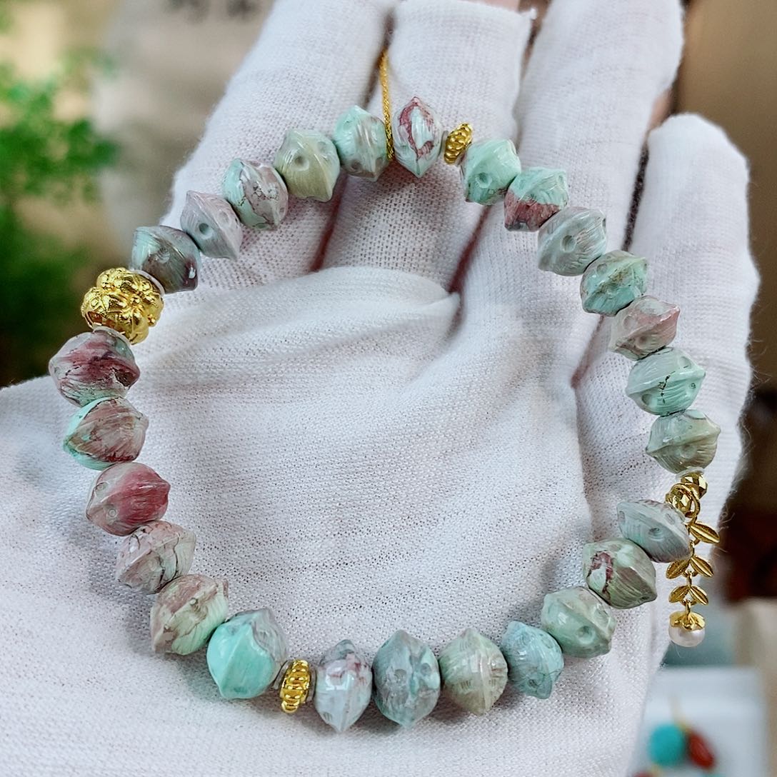 18K金镶嵌绿松石珠宝奇石