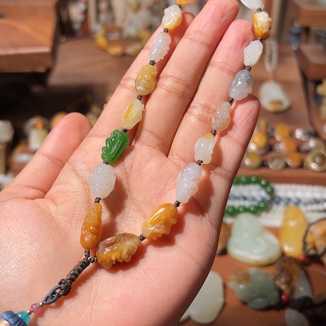 和田玉颈饰未镶嵌