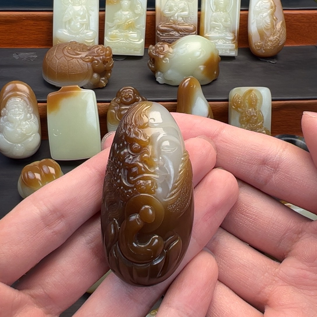 和田玉（糖玉）未镶嵌颈饰