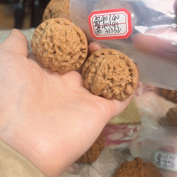 文玩核桃把件白狮子