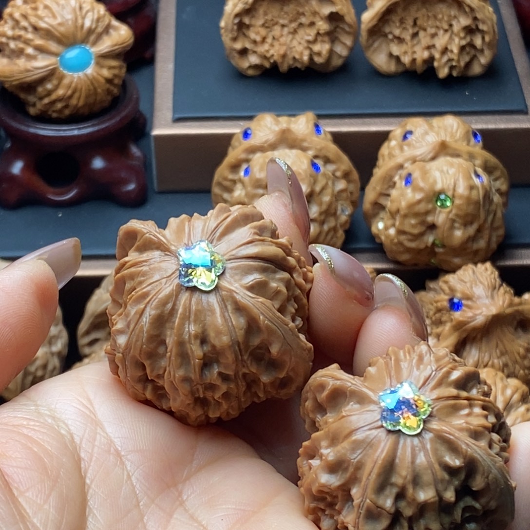 奇****文玩核桃吊坠山地磨