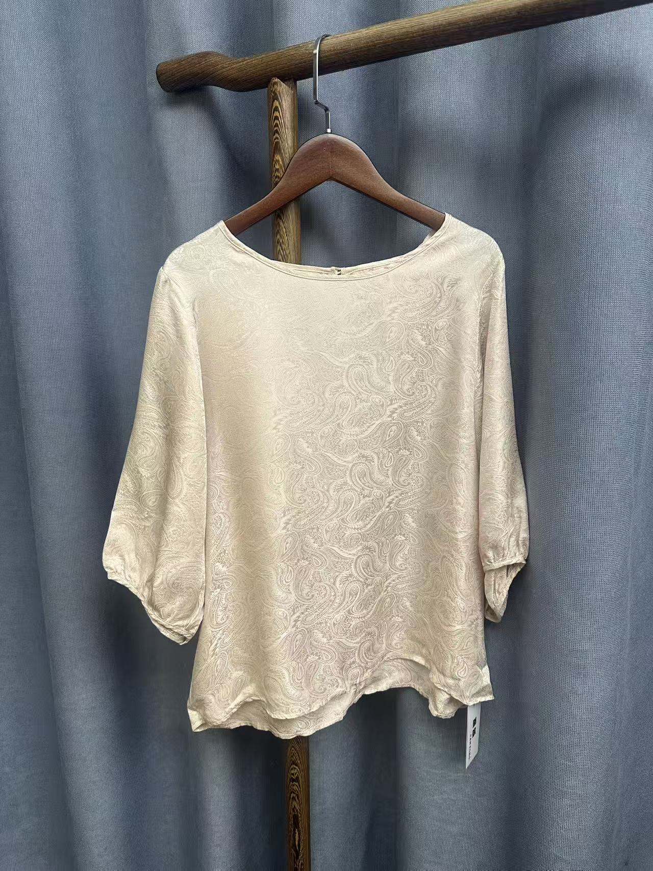 2025夏季新款简约百搭宽松桑蚕丝提花花萝上衣T恤女R618