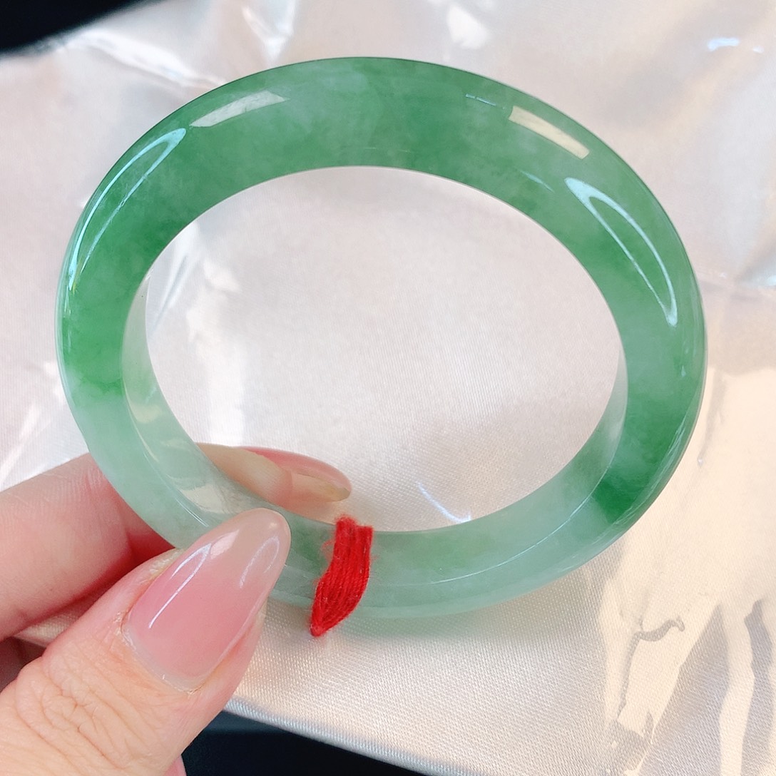 翡翠手镯未镶嵌51.2圈口