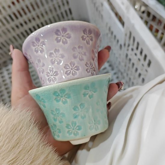 当场凑满15发货，不凑不发，花盆盆口不方不圆有针孔黑点矿点是正常