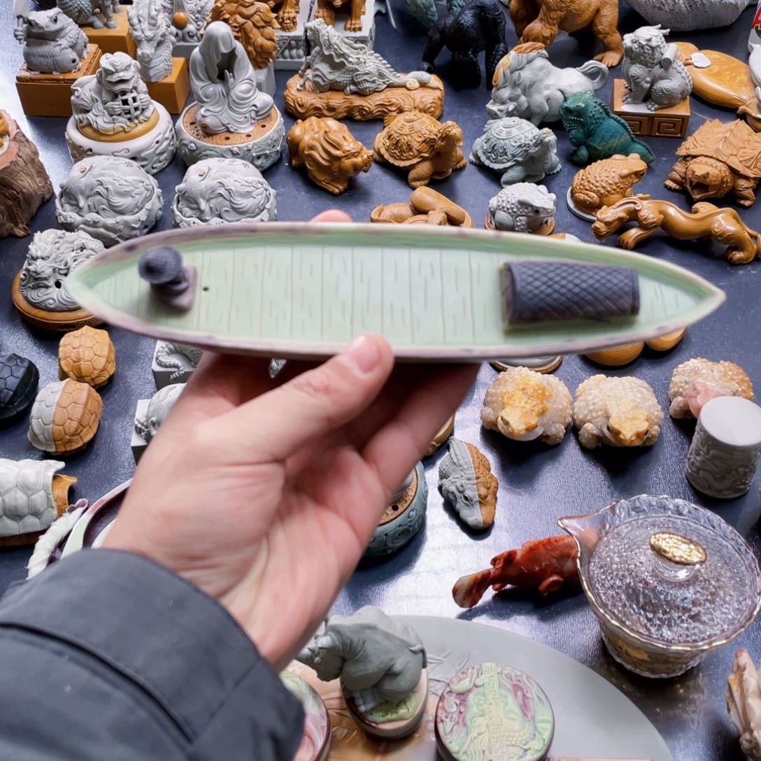 钓鱼老者手工紫袍玉香插