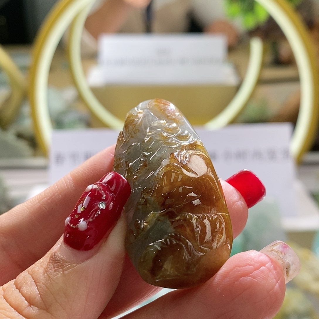 【闪购商品】翡翠颈饰未镶嵌山水